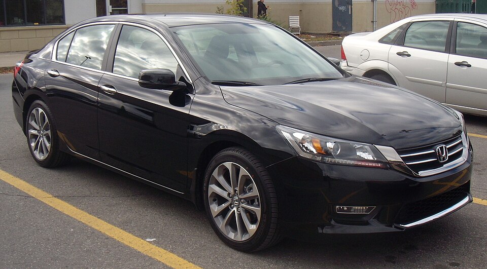 File:'13 Honda Accord Sedan.JPG